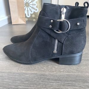 NWOT Nine West Suede Pointed Toe Booties